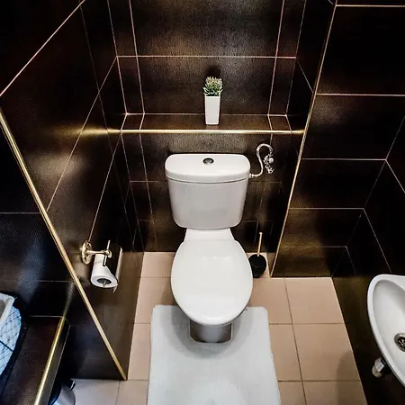 Hollo - Private Garage - A/c * ブダペスト