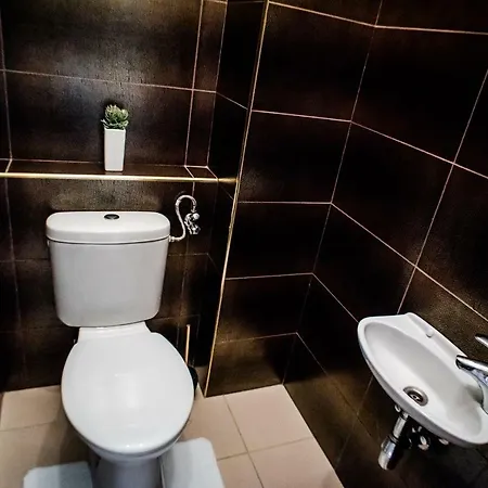 Hollo - Private Garage - A/c * ブダペスト