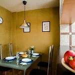 Hollo - Private Garage - A/c شقة *
