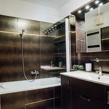 Hollo - Private Garage - A/c Apartman