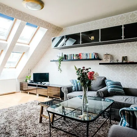Apartman Hollo - Private Garage - A/c *